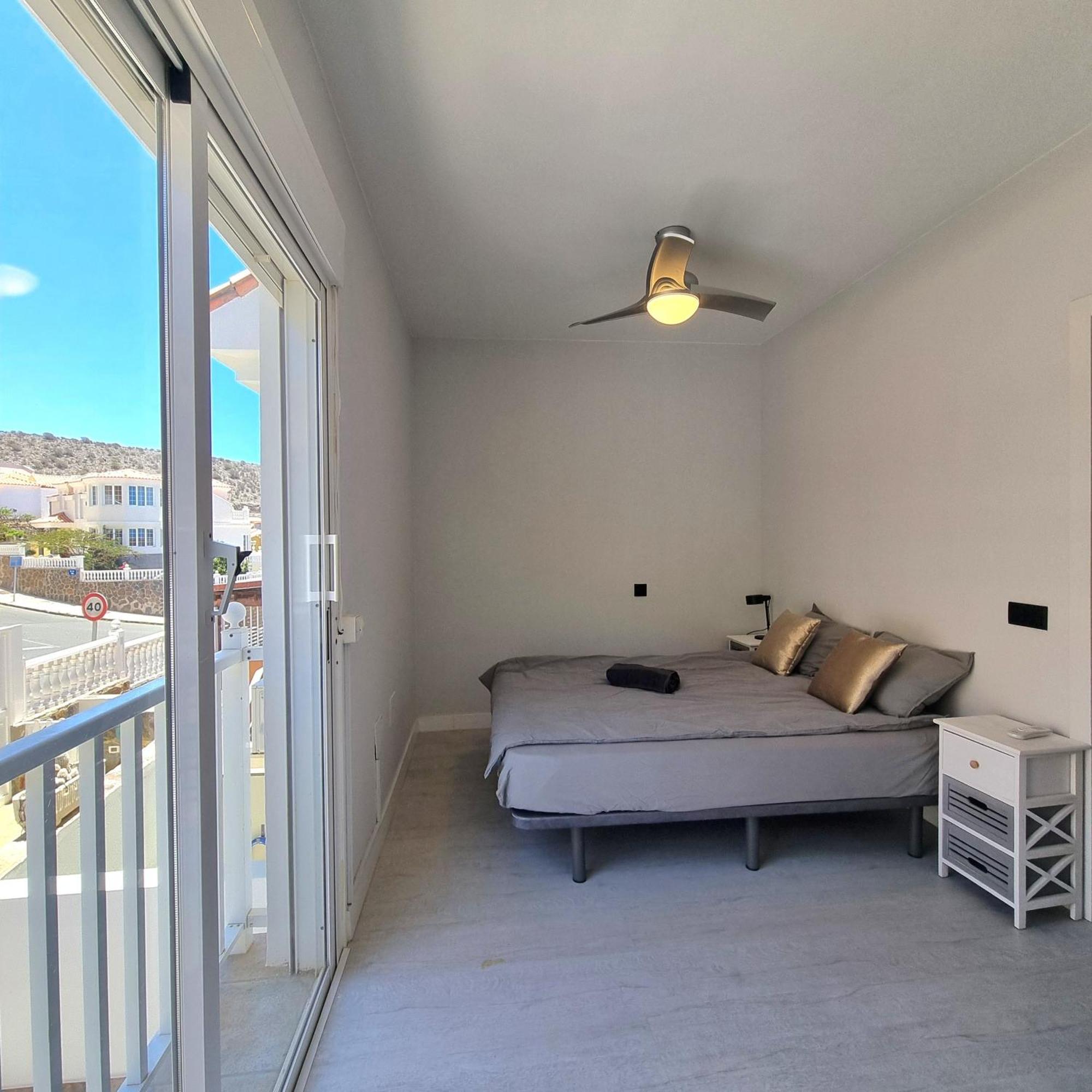 Exclusive With Heated Saltwater Pool, Roof Terrace With Beautiful Views In Mogan Villa